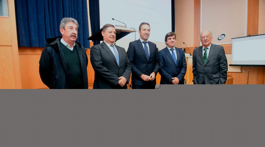 El acto ha sido presentado por el presidente de la Autoridad Portuaria, Martín Fernández Prado.