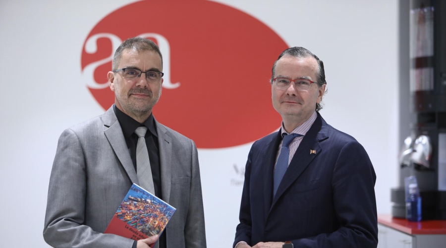 Fernando Salazar, director de la Academia Aduanera y Alejandro Arola, presidente de la Fundación Aduanera.