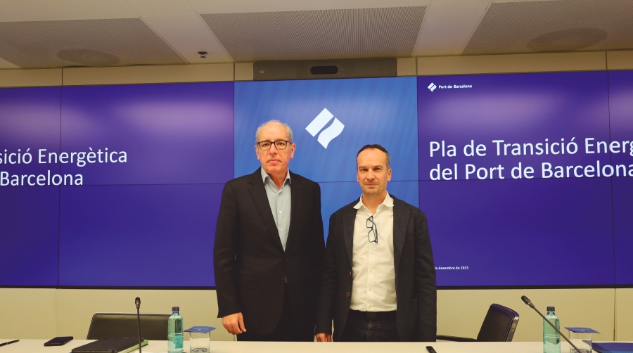 Héctor Calls, director de Sostenibilidad Ambiental y Transición Energética del Port de Barcelona, y José Alberto Carbonell, presidente de Port de Barcelona, durante la presentación del Plan de Transición Energética. Foto: J. M.