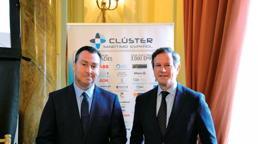 Gustavo Santana, director de la Marina Mercante, y Javier Garat, presidente Clúster Marítimo Español.