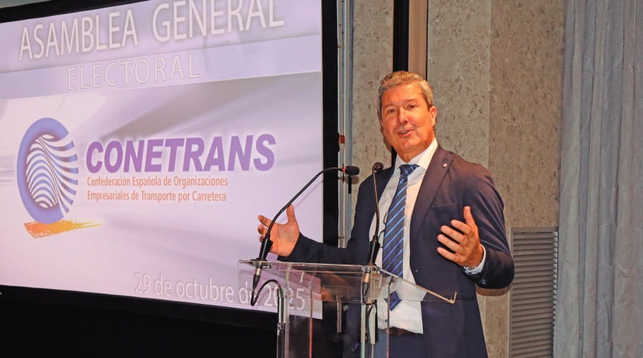 Javier Arnedo, nuevo presidente de Conetrans, ayer durante su discurso de agradecimiento. Foto M.J.