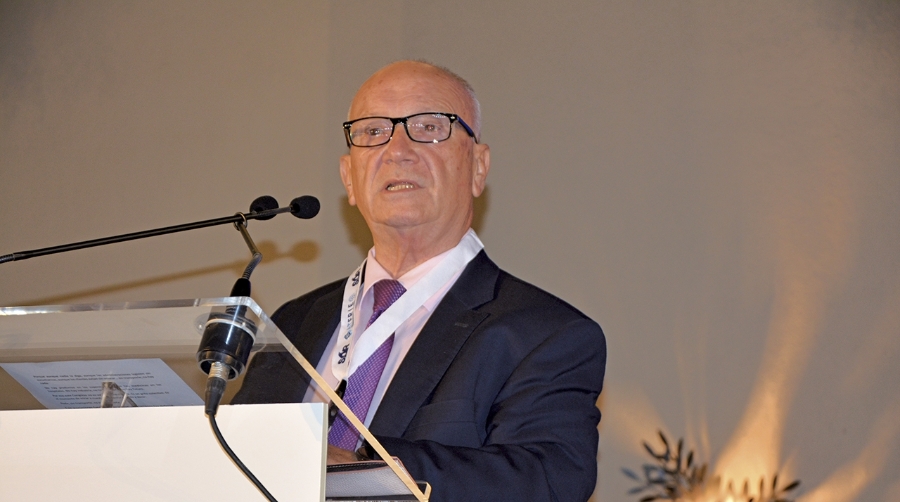 Carmelo González reclama la armonización europea de las 44 toneladas