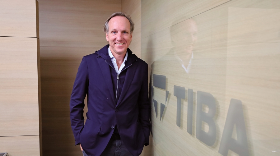 Javier Romeu, CEO de TIBA, recibe en exclusiva a Diario del Puerto con motivo del 50º aniversario de la compañía. Foto R.T.