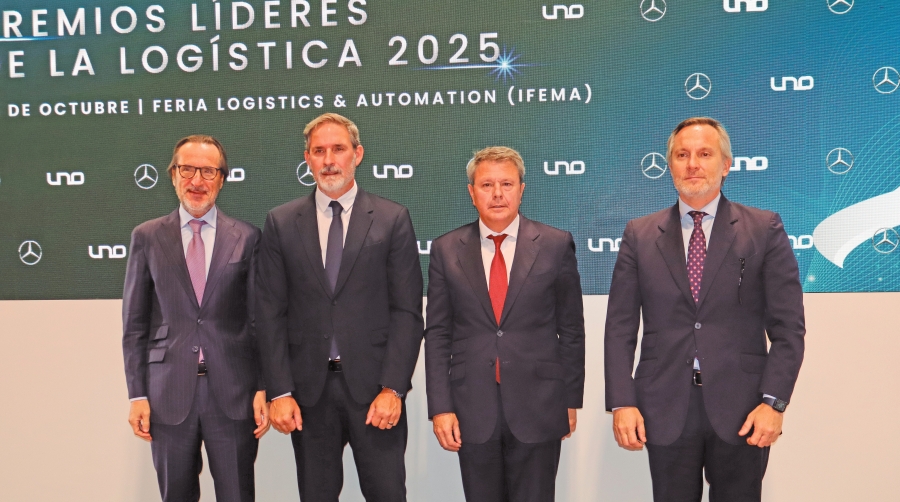 De izquierda a derecha, Francisco Aranda, presidente de UNO; José María García, viceconsejero de Transportes de la Comunidad de Madrid; José Antonio Santano, secretario de Estado de Transportes y Movilidad Sostenible; y Óscar Barranco, director general de Easyfairs. Foto M.J.