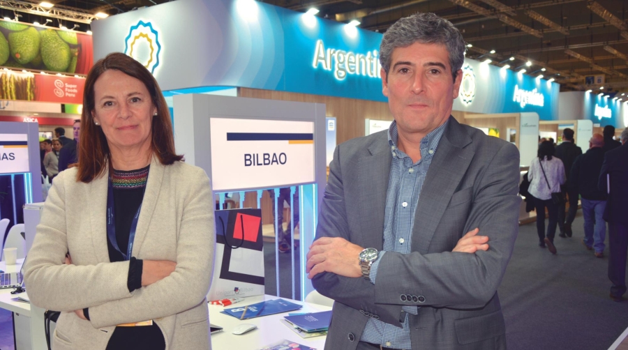 Cristina Ardeo, departamento Comercial APB y Roberto Bartolomé, del Área de Promoción de Uniport BIlbao.