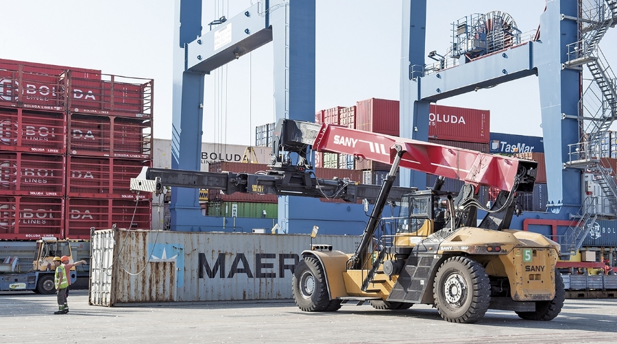 El tráfico contenerizado impulsa la mercancía general en Alicante