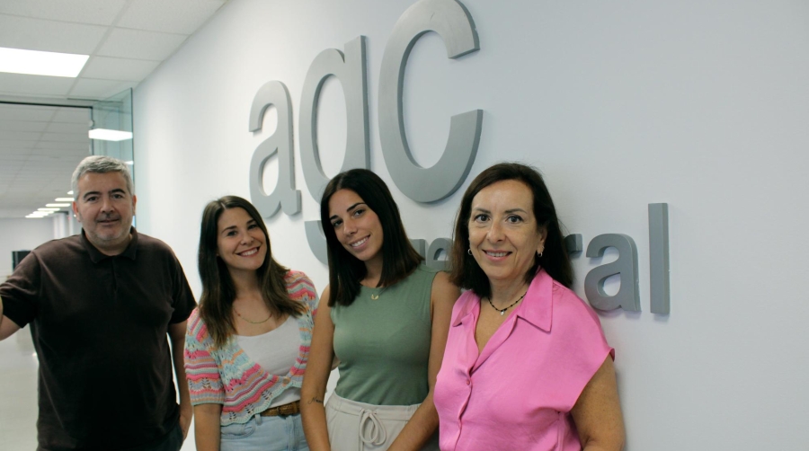 Sergi Carpi, director; Sara Martín y Celia Vicente, departamento de Marketing y Comunicación; e Isabel Gómez, import manager de AGC Newtral. Foto: J.P.