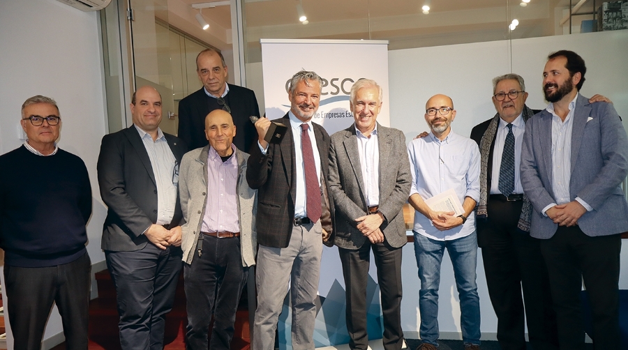 El jurado decidió otorgar el primer premio del concurso al relato titulado “El querer, mal estibado, descompensa” de Ignacio Alcázar.