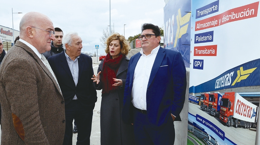 El alcalde de Valladolid, Jesús Julio Carnero, ha visitado las obras de la nave logística.