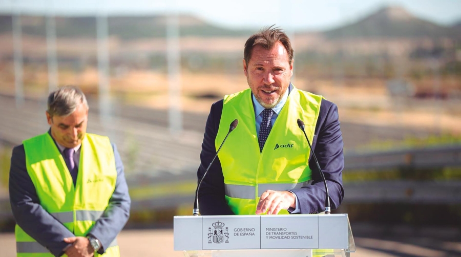 El ministro ha ratificado el compromiso con la provincia, donde se han invertido más de 100 millones de euros en lo que va de año, frente a los 13 millones de euros licitados en 2017.