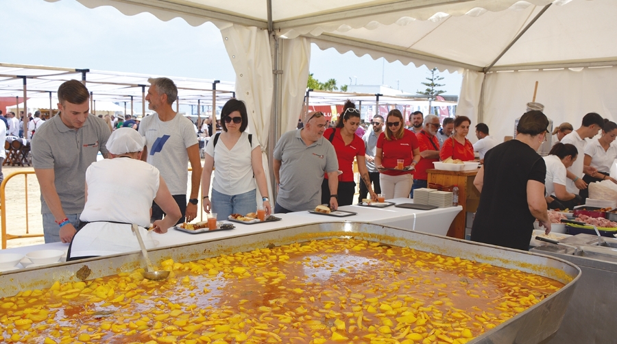 Tres entidades benéficas recibirán alimentos perecederos destinados a la Fiesta de la Comunidad Portuaria de la Bahía de Algeciras.