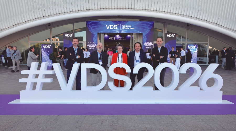 Jorge Marcos, Opentop Project Manager; Juan Manuel Díez, director de Innovación de la APV; Mar Chao, presidenta de la APV; Antonio Torregrosa, director de la Fundación Valenciaport; y Salvador Furió, subdirector de la Fundación Valenciaport. Foto J.C.P.