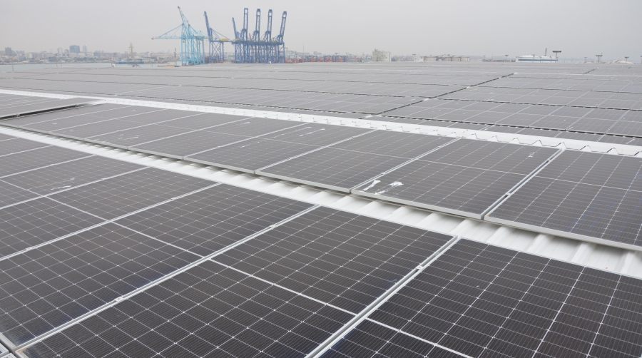 La planta fotovoltaica del silo de Valencia Terminal Europa supera las expectativas de rendimiento