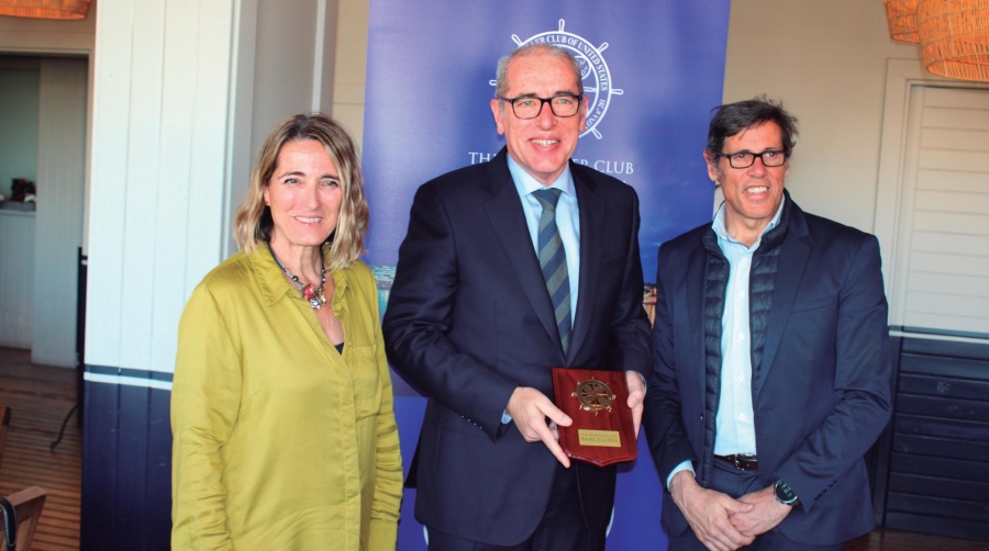 Núria Burguera, vicepresidenta de Propeller; José Alberto Carbonell, presidente de Port de Barcelona; y Gonzalo Sanchís, presidente de Propeller. Foto M.V.