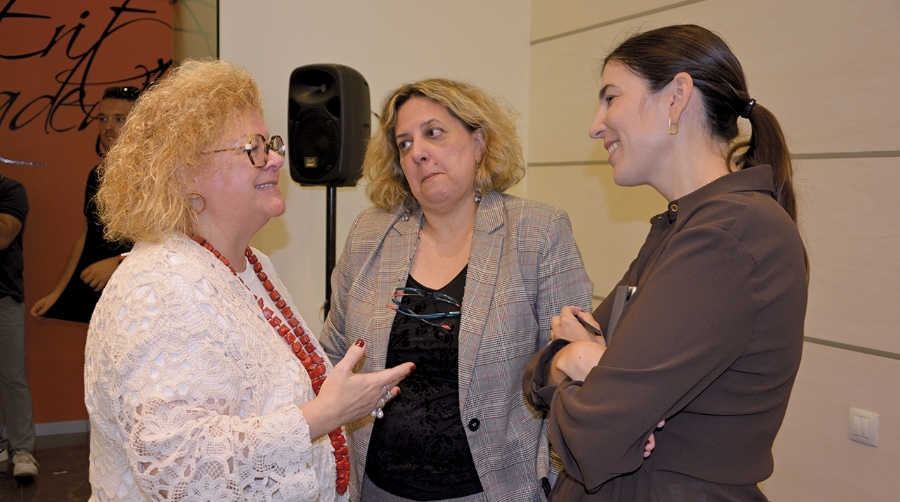 Amparo Bertomeu, directora general de ANIEME; Lourdes Morales, directora de NUMA y Marta Alborch, responsable de Experiencia de Cliente de la Autoridad Portuaria de Valencia. Foto J.C.P.