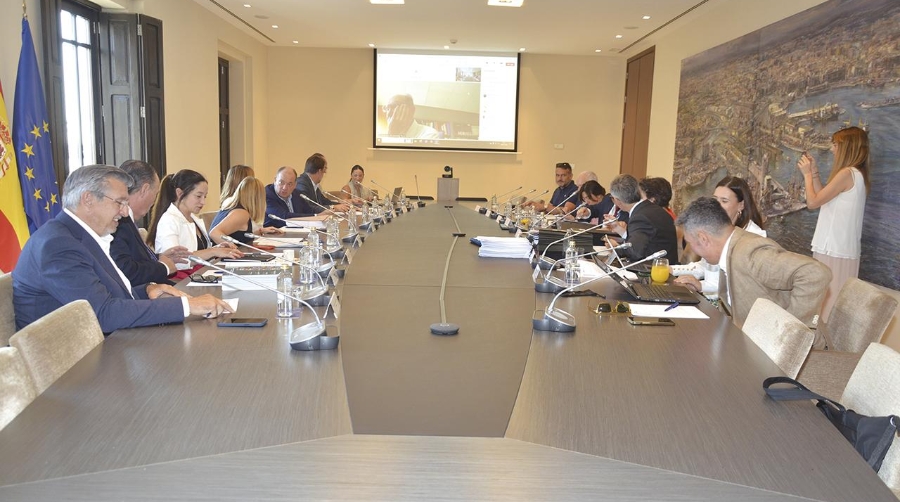 El Consejo de Administración de la APV ha dado luz verde a un convenio para seguir apostando por la utilización del hidrógeno en entornos portuarios. Foto R. T.