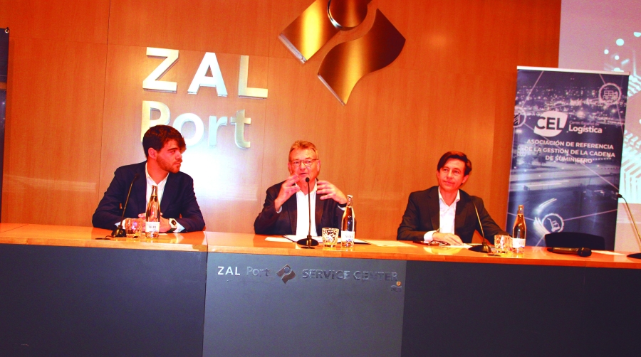 Álex Herrero, Key Account Manager de SITL Iberia; Santiago García-Milà, subdirector General de Estrategia, Desarrollo de Negocio e Innovación de Port de Barcelona y Ramón García, director general del CEL. Foto C.C.