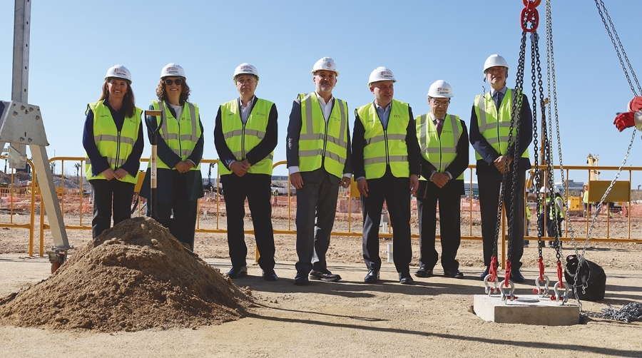 Blanca Sorigué (CZFB), Laia claverol (Gerente Municipal), Pere Navarro (CZFB), Jaume Collboni (Ayuntamiento de Barcelona), Carlos Prieto (Delegado del Gobierno), Joan Rangel (Secretario del Plenario CZFB), Jordi Martí Galbís (Vocal del Plenario). Foto: J. M.