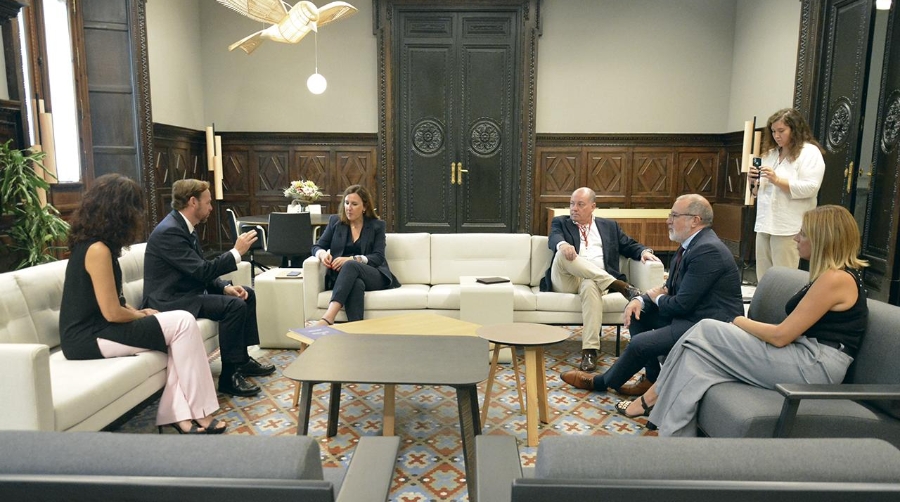 Catalá asegura que “nadie frenará la ZAL del Puerto de Valencia por motivos políticos”