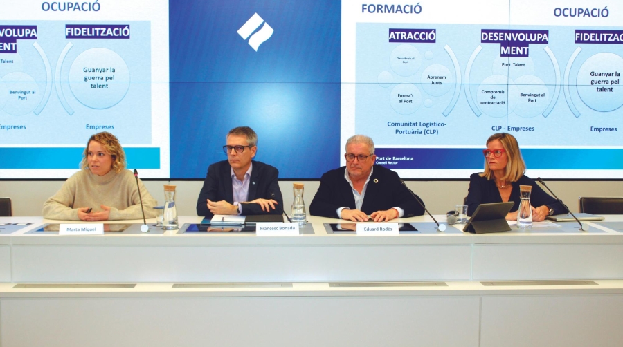 Marta Miquel, coordinadora del Grupo de Trabajo de Formación y Ocupación del Puerto de Barcelona; Francesc Bonada, jefe de Organización y Sostenibilidad de Port de Barcelona; Eduard Rodés, director de Escola Europea Intermodal; y Mireia Ferré, del Departamento de Sostenibilidad de Port de Barcelona. Foto M.V.