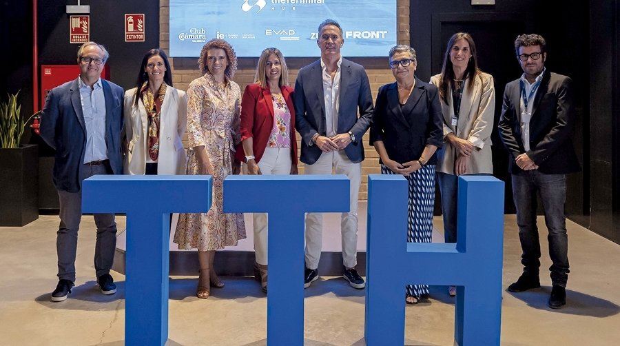 Ignacio Aliño, Mercedes Frochoso, Sandra Deltell, Ángela Pérez, Quique Calabuig, Mª José Mainar, Sara Castelló y Ricardo Orts.