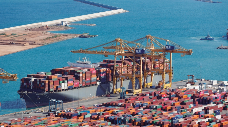 Entre enero y mayo, en el Puerto de Barcelona se descargaron 166.879 TEUs llenos provinientes de China.