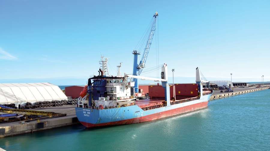 El futuro auge del Puerto de Sagunto aumenta las necesidades de espacios de los operadores