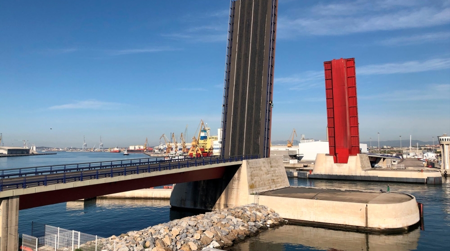 Port de Tarragona licita la reparación del puente móvil