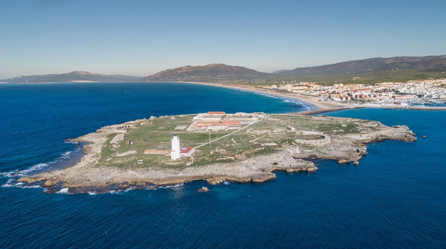 La APBA adjudica la rehabilitaci&oacute;n del Faro de Tarifa para su uso como centro de interpretaci&oacute;n de la Isla de las Palomas