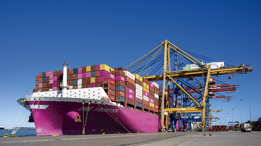 El “ONE Frontier” operando en CSP Iberian Valencia Terminal. Foto Harbour Pilot.