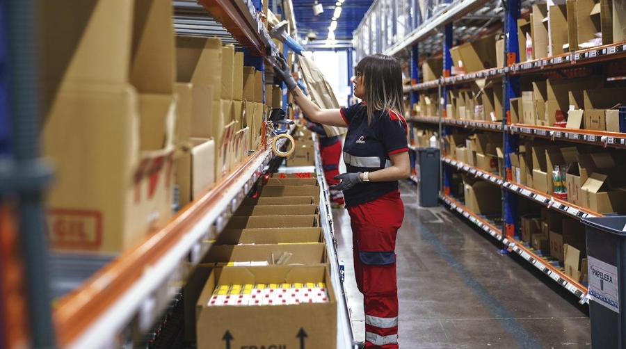 La compañía prevé aumentar el volumen de pedidos en los sectores de electrónica y textil un 15% y un 14%