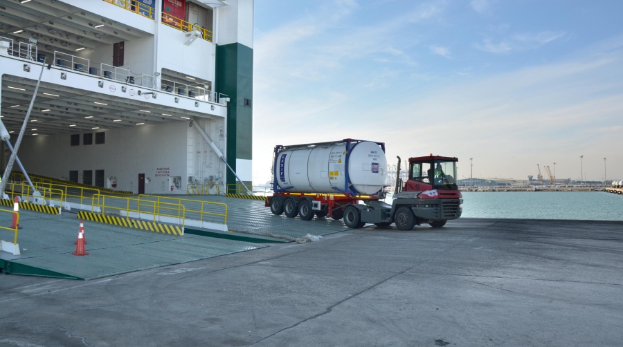 La terminal del Grupo Grimaldi en el Puerto de Valencia es una de las empresas que participa en este proyecto coordinado por la Fundación Valenciaport. Foto: Raúl Tárrega.