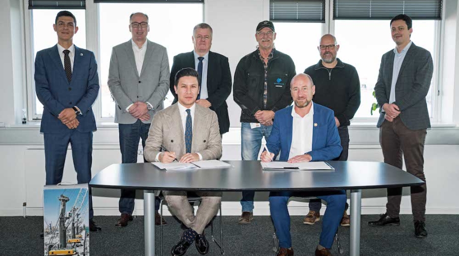 El puerto dan&eacute;s de Grenaa apuesta por la tecnolog&iacute;a de las gr&uacute;as m&oacute;viles portuarias de Liebherr