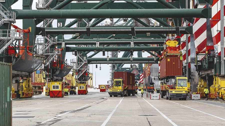 Valenciaport compensa la caída del transbordo con la import/export