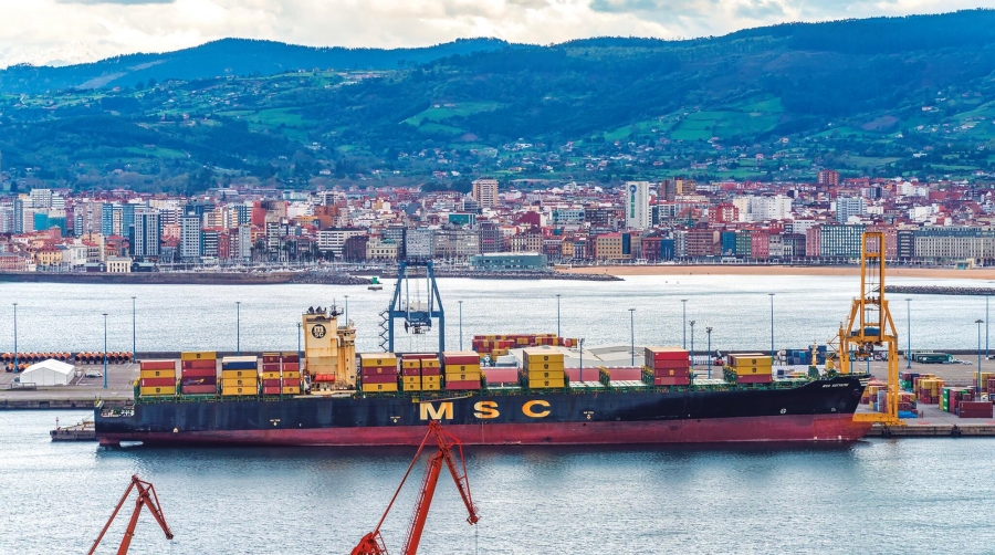 El “MSC Katyaynil” se convirtió el pasado 2 de abril en el mayor portacontenedores que ha atracado en El Musel.