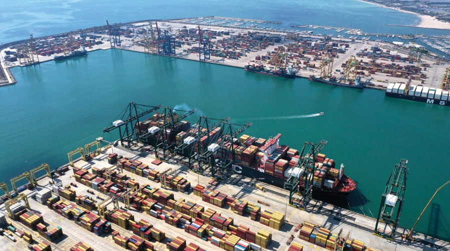 8.701 contenedores: nuevo r&eacute;cord de movimientos en el puerto de Valencia