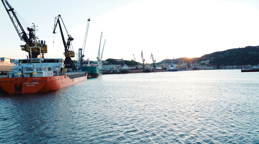 La AP de Pasaia acelera su electrificación con el despliegue del sistema OPS en Kaputxinos