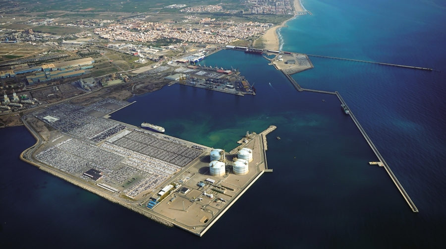 Las empresas concesionarias de la nueva terminal de graneles sólidos del Puerto de Sagunto aspiran a mover 1,88 millones de toneladas anuales.