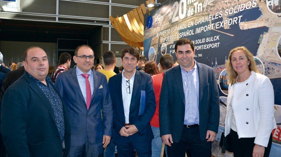 Javier Bernal y Jos&eacute; Planas (Iberoclays), y Santiago Colom, Manolo Monfort y Elena Monfort (Transportes Monfort). Foto: Ra&uacute;l T&aacute;rrega.