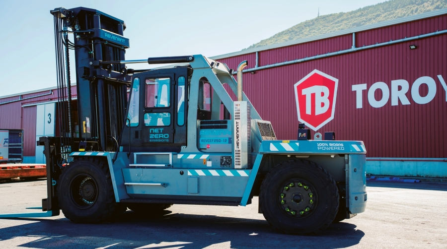 La carretilla vuelve a estar operativa a pleno rendimiento en la terminal de Toro y Betolaza del Puerto de Bilbao.