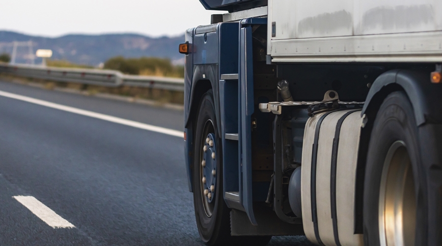 Este tipo de póliza ofrece protección frente a daños materiales, robo, pérdida o retrasos.