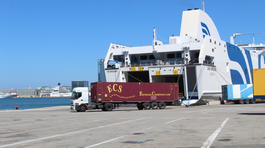 La naviera movió 2,3 millones de toneladas de carga el pasado año en España.