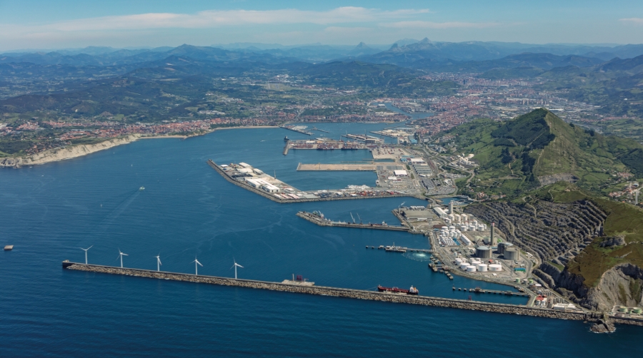 Detienen a 12 polizones en un gasero que viajaba de Bilbao a Glasgow con escala en Ferrol