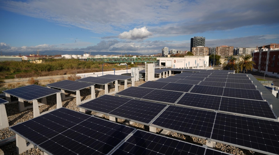 Esta nueva instalación contribuye a mejorar la eficiencia energética del Moll de Costa y otros equipamientos del Port.