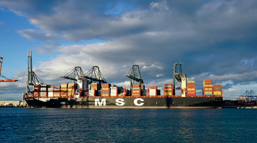 El &ldquo;MSC Gulsun&rdquo; rompe el &uacute;ltimo r&eacute;cord del Puerto de Valencia con 9.718 movimientos