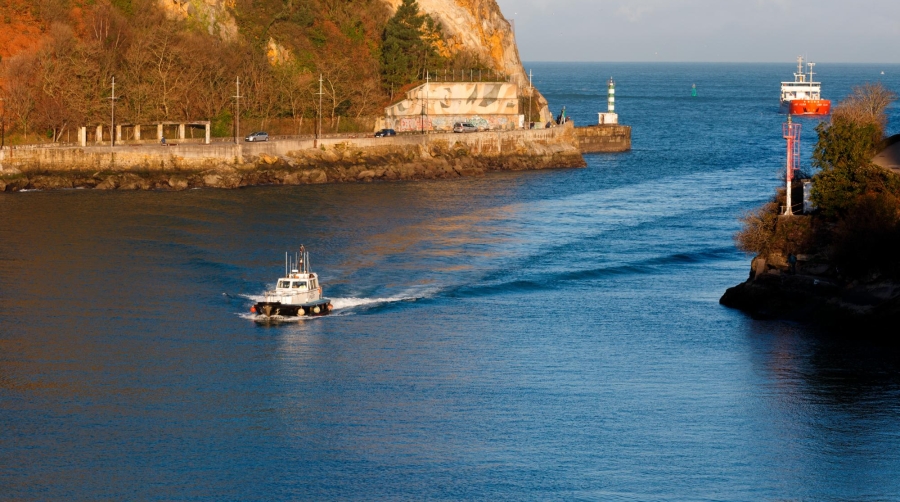 Puerto y Ayuntamiento de Pasaia repararán los accesos al Faro de La Plata