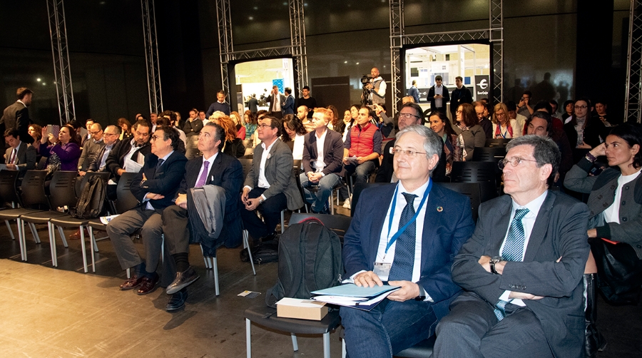 Valenciaport pide financiaci&oacute;n europea para avanzar en la electrificaci&oacute;n de sus muelles