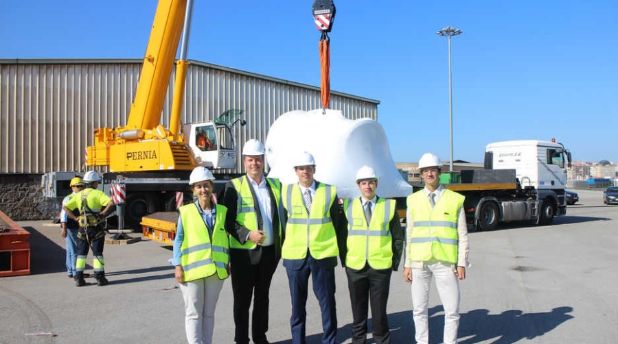 Alfinter coordina en el Puerto de Santander el primer embarque especial en un buque de VW