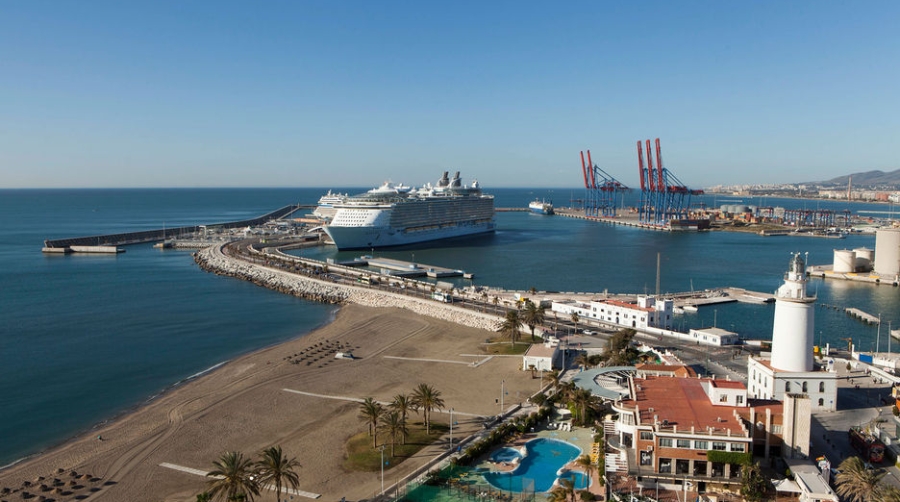 El Puerto de M&aacute;laga se prepara para recibir hoy la escala de tres cruceros