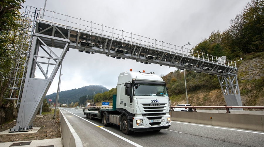 Los peajes para camiones financiar&aacute;n parte del transporte p&uacute;blico de Gipuzkoa antes de 2023